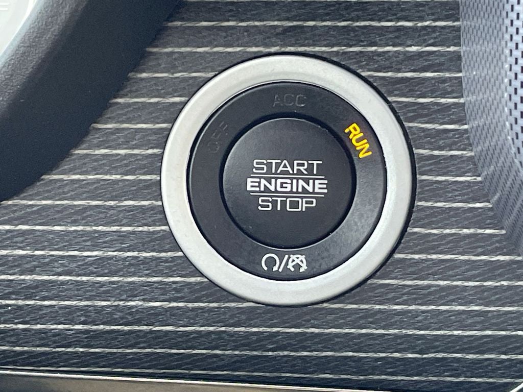 2020 RAM 1500 Limited Crew Cab 4x4 5'7" Box