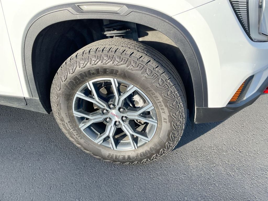 2024 GMC Acadia AT4