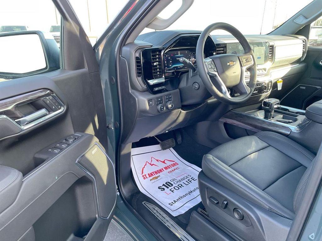 2025 Chevrolet Silverado 1500 LTZ