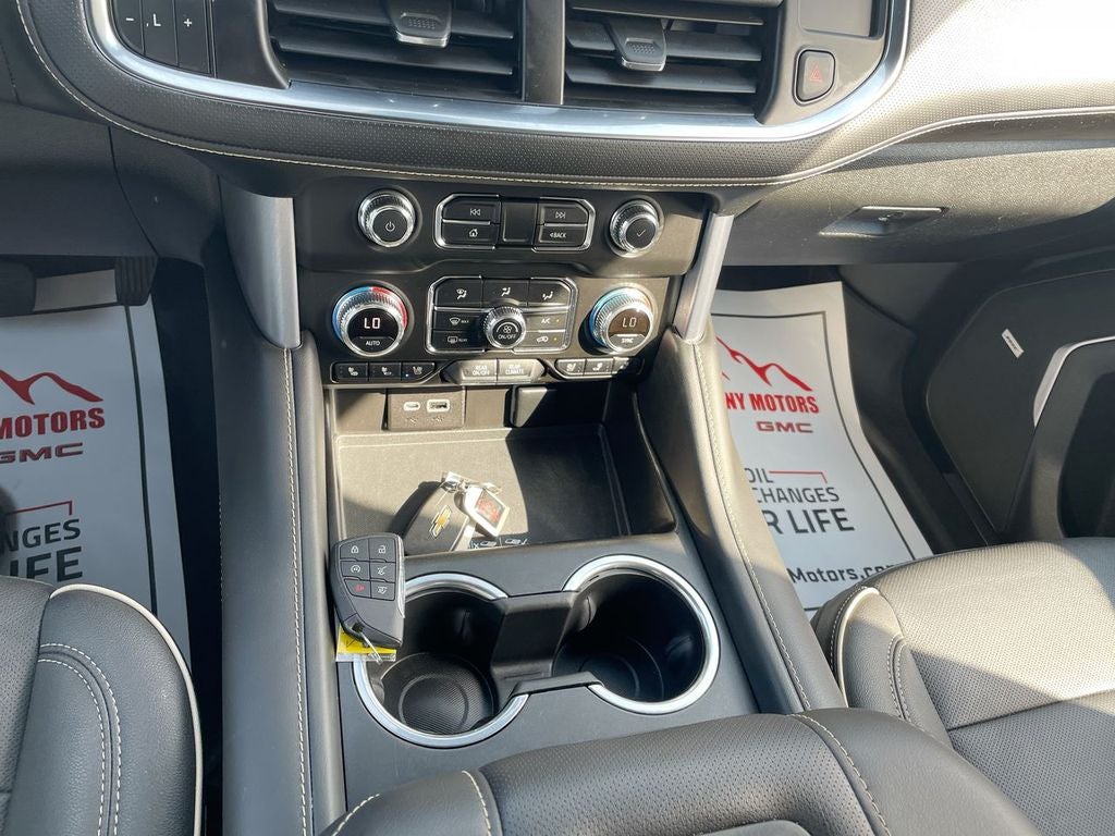 2022 GMC Yukon SLT