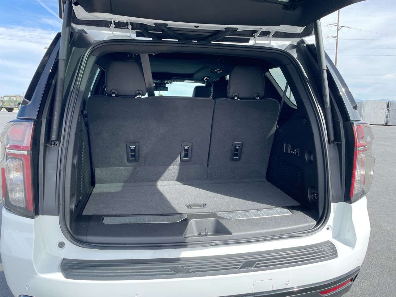 2023 Chevrolet Tahoe RST - Photo 18