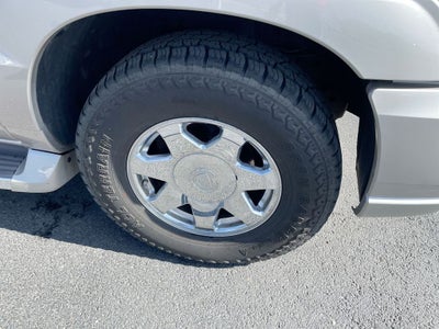2005 Cadillac Escalade ESV Standard