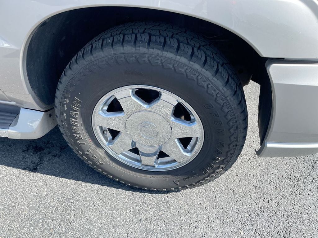 2005 Cadillac Escalade ESV Standard