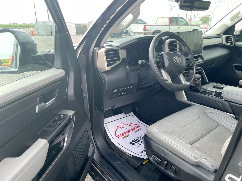 2023 Toyota Sequoia SR5
