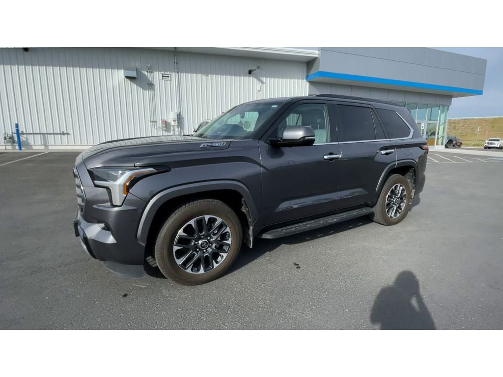 2023 Toyota Sequoia SR5